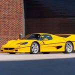 На торгах Mecum Monterey в рамках автомобильной недели Monterey Car Week ушёл с молотка суперкар Ferrari F50 1996 года…